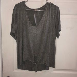 Heather gray shirt sleeve, tie knot shirt